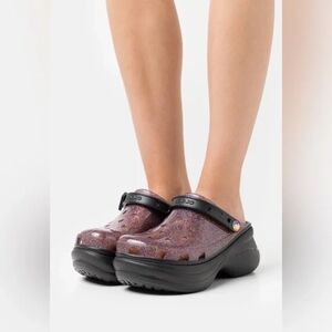 Crocs Women's Glitter Clogs - Black